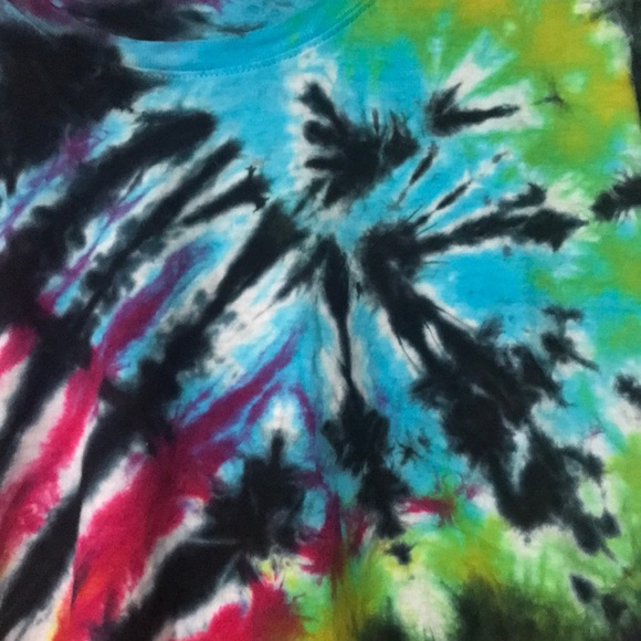 Tie Dye Shirt 💜❤️🧡💛💙💚🖤 - Picture 5 of 5